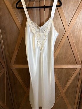 SILK AND SATIN Vintage White Cream Lace Sequin V-Neck Slip Nightgown